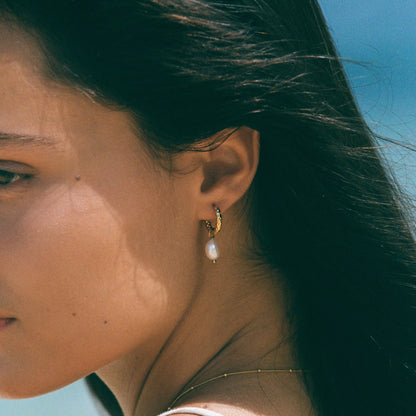 Freshwater Pearl Hammered Hoop Earrings, 18K Gold Stainless Steel, Waterproof - Mari Gavane
