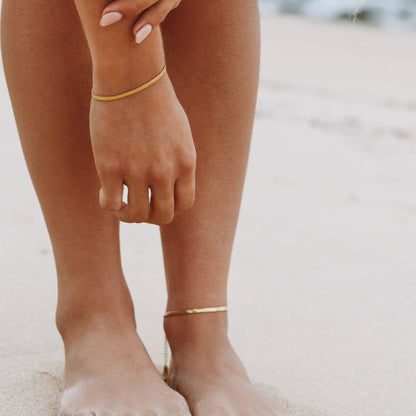 Kauai Herringbone Bracelet – waterproof bracelet by Mari Gavane (view 16)